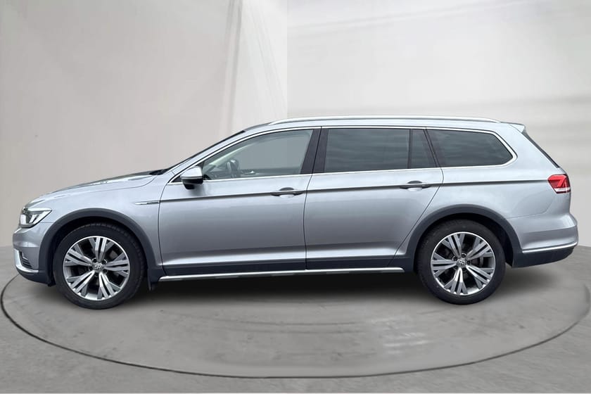Bild 2 av Volkswagen Passat Alltrack 2.0 TDI 4M 190hk Executive Cockpit