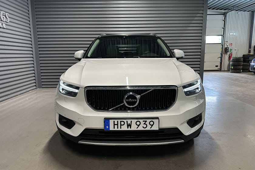 Bild 2 av Volvo XC40 T5 AWD Momentum Intro Edition Backkamera Navi Skinn
