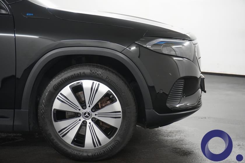 Bilde 2 av Mercedes-Benz EQA 300 4MATIC 4 Matic, Tilhengerfeste, Adaptiv cruise, Memory seter.