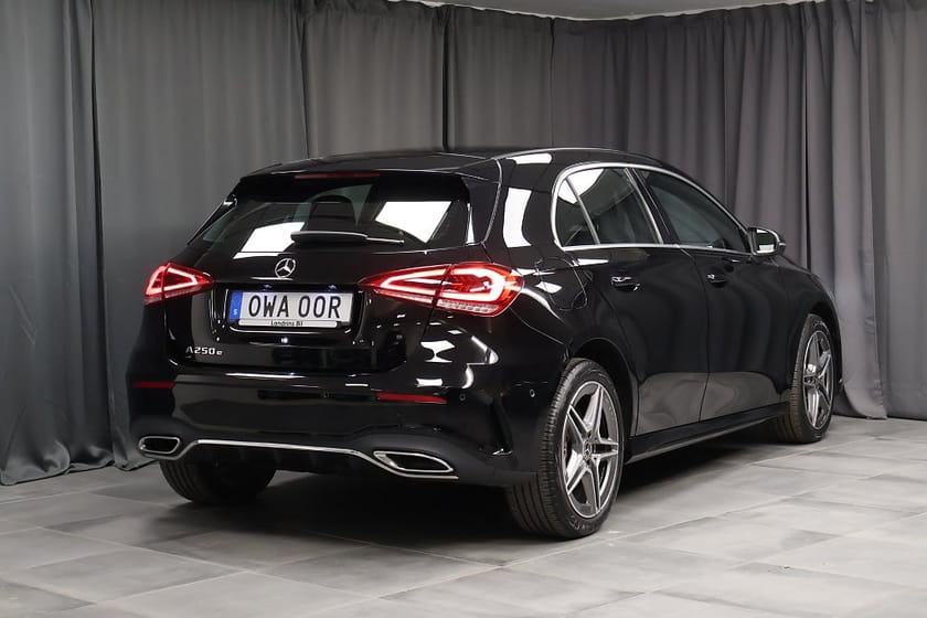 Bild 2 av Mercedes-Benz A 250 e AMG Line Advanced Rattvärme Panelbelysing