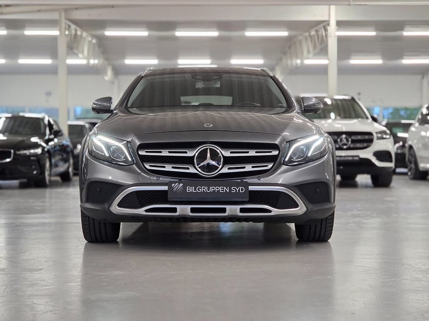 Bild 2 av Mercedes-Benz E 220 d 4MATIC All-Terrain 9G-Tronic|Panorama|Burmester|