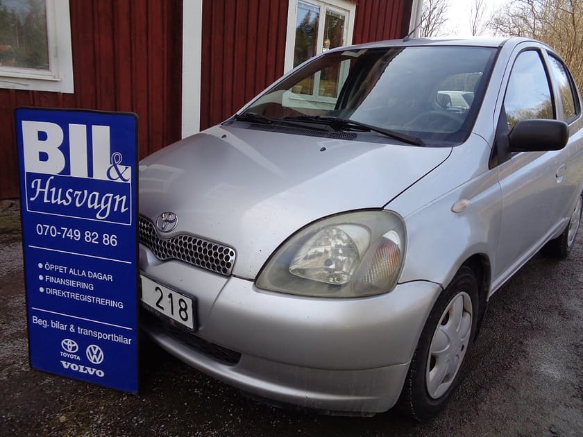Bild 1 av Toyota Yaris 5-D 1.3  BES U.A./MV+KUPEFLÄKT/AC/FINANS