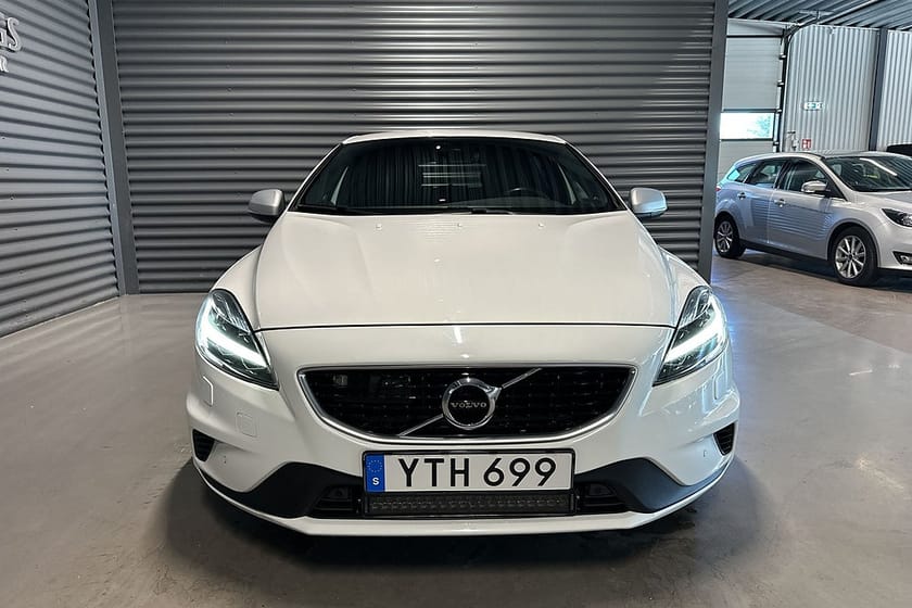 Bild 2 av Volvo V40 T3 R-Design Värmare Navi Keyless BT PDC Euro 6