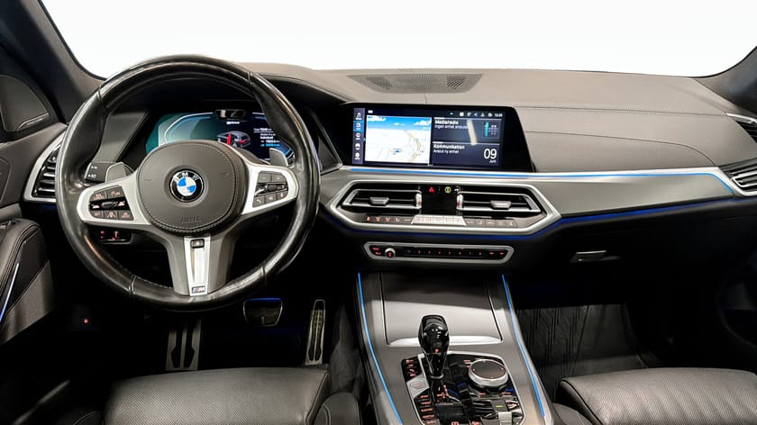Bild 4 av BMW X5 xDrive45e iPerformance xDrive 45e M Sport H/K Laser Pano Sky Komfortstolar Drag 360