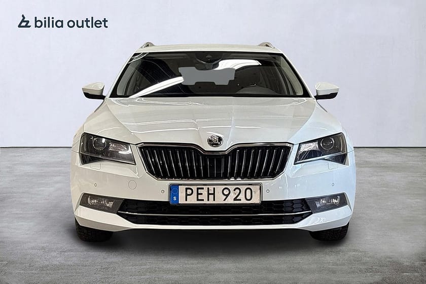 Bild 3 av Škoda Superb Kombi Skoda 2.0 TDI 4x4 DSG Style 190hk CANTON Carplay PDC