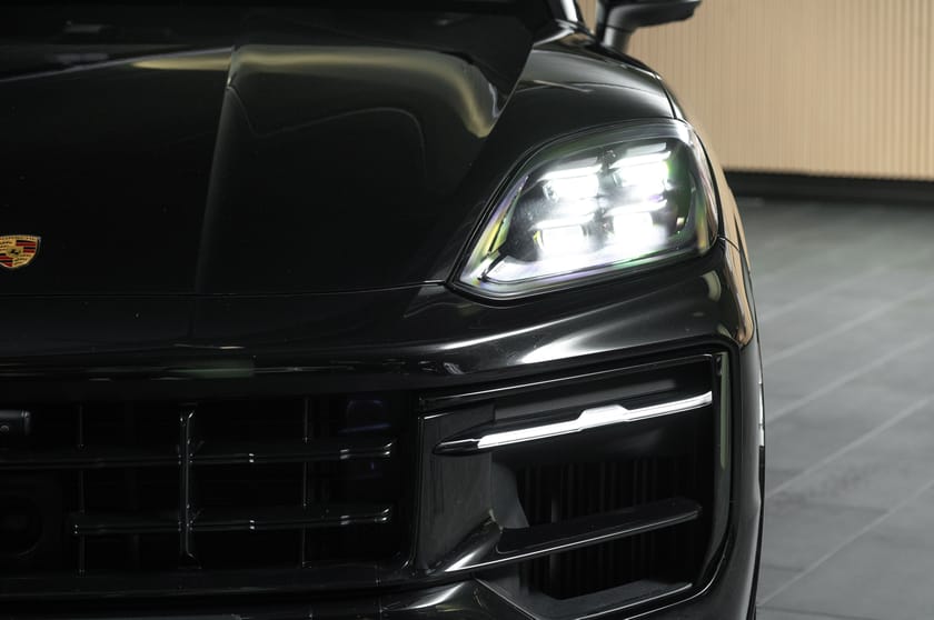 Bilde 3 av Porsche Cayenne E-Hybrid Coupé E-Hybrid/Sportseksos/SportDesign/Head-up/Soft-close++