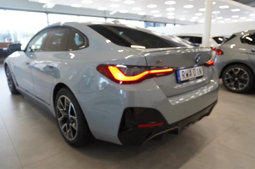Bild 4 av BMW i4 M50 xDrive Gran Coupé Navi Adaptiv Farthållare Harman Kardon Rattvärme Drag