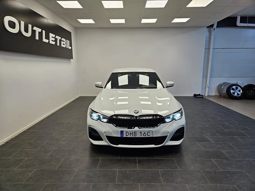 Bild 4 av BMW 330e Sedan M Sport Steptronic 292hk Navi Backkamera Drag