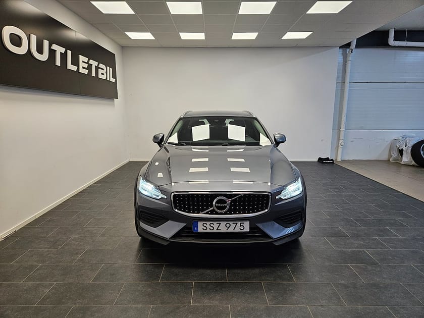 Bild 4 av Volvo V60 Cross Country D4 190hk AWD 4x4 Geartronic Momentum PDC Drag