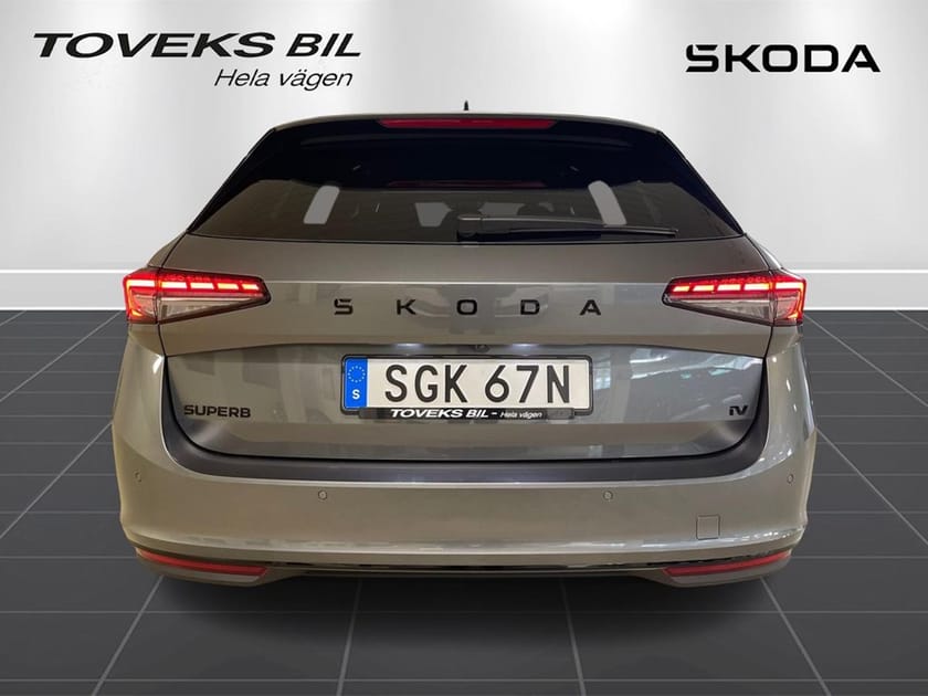 Bild 2 av Škoda Superb iV Kombi COMBI SPORTLINE 1,5 TSI 204 HK 6 VXL DSG