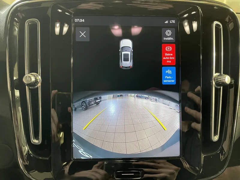 Bild 14 av 17 – Volvo XC40 Recharge Core Edition