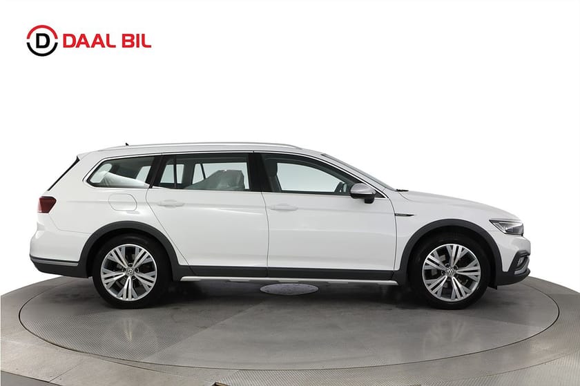 Bild 5 av Volkswagen Passat Alltrack 2.0 TDI 4M 200HK COCKPIT P-VÄRM IQ-LIGHT DRAG