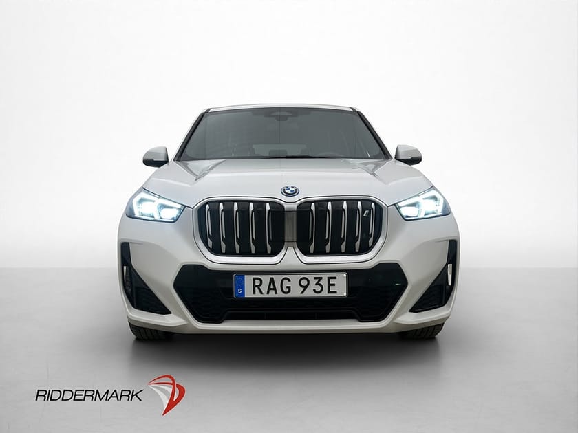 Bild 2 av BMW iX1 xDrive30 306hk M Sport WideScreen Skinn MOMS