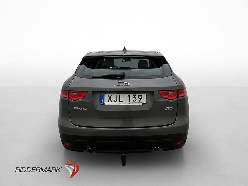 Bild 5 av Jaguar F-Pace 25t AWD 250hk Drag Pano Navi Kamera Läder