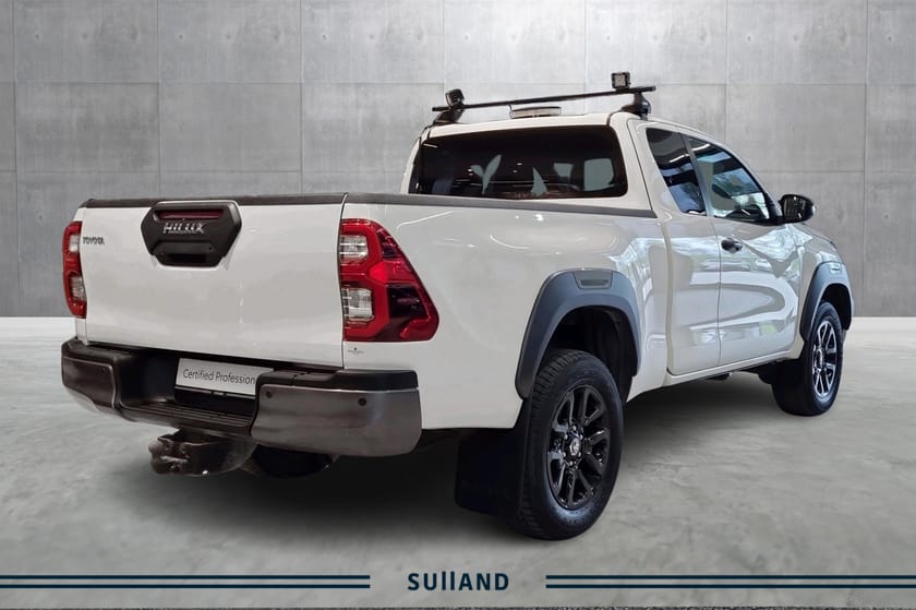 Bilde 5 av Toyota Hilux Extra Cab SR+ Invinsible X, 2.8 l, 204 hk, 3 500 kg, 1 tonn, lys