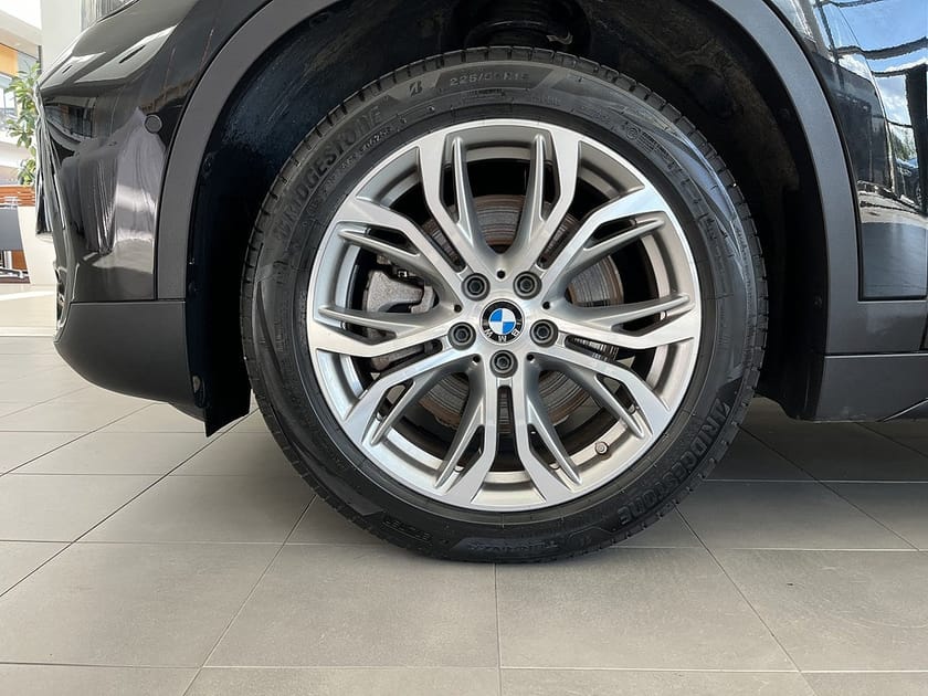 Bild 4 av BMW X1 xDrive25e