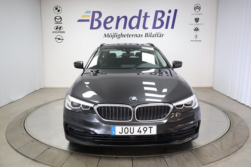 Bild 3 av BMW 520d xDrive Touring Sport line |Parkeringsvärmare | Dragkrok