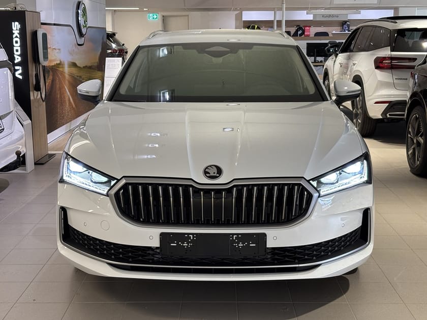 Bild 3 av Škoda Superb iV Kombi L&K 1,5 TSI 204 HK 6 VXL DSG