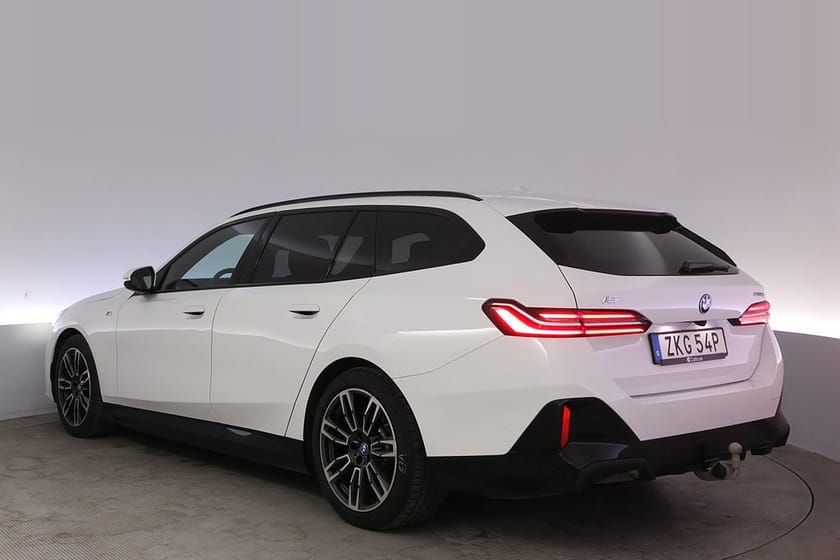 Bild 4 av BMW i5 eDrive40 Touring M Sport Drag BSM Kamera DA V-hjul