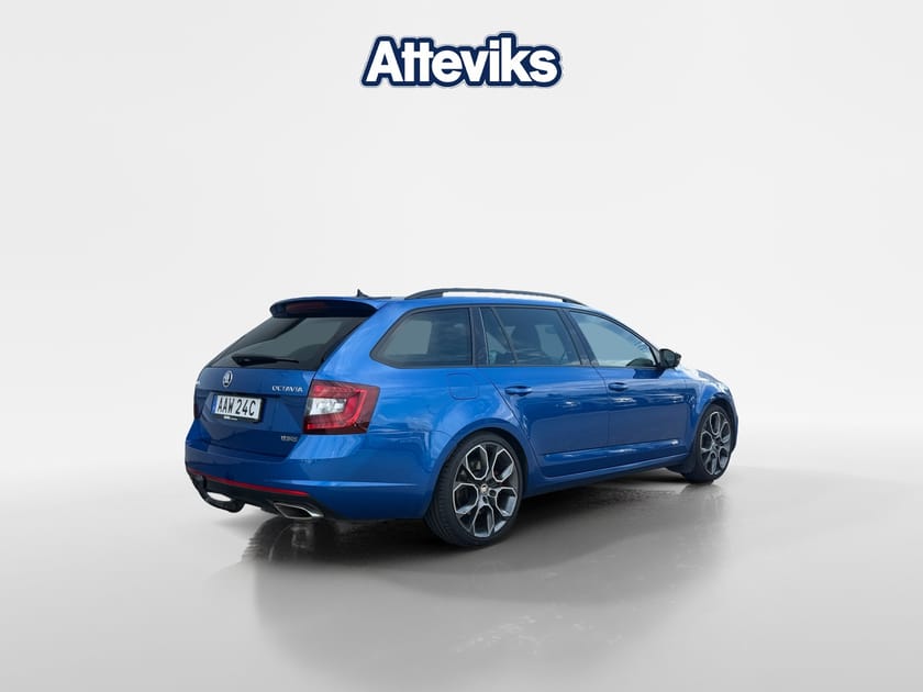 Bild 3 av Škoda Octavia Kombi RS 2.0 TSI 245hk DSG *Pano/Drag/P.Värm/Kamer