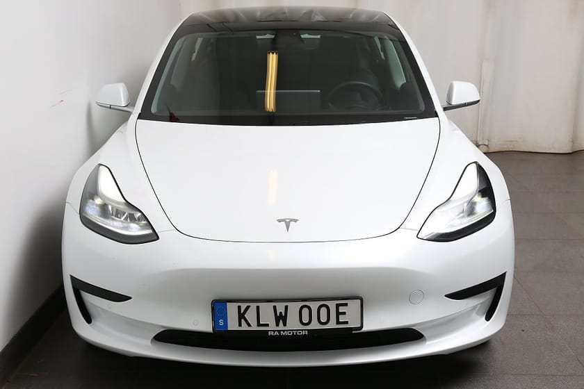 Bild 5 av Tesla Model 3 Standard Range Plus Panorama 360° Drag