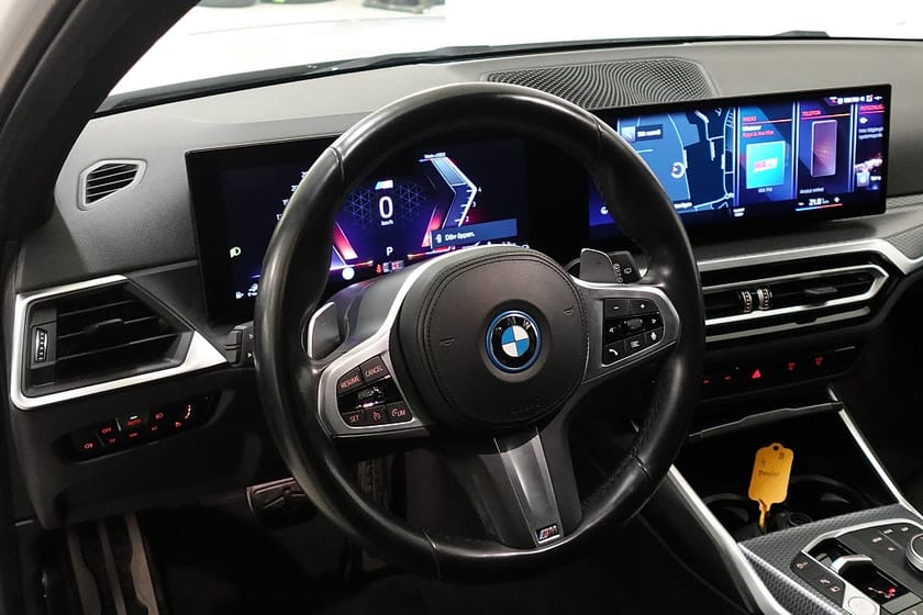 Bild 4 av BMW 330e xDrive Touring Steptronic M Sport Drag P-Värme Navi