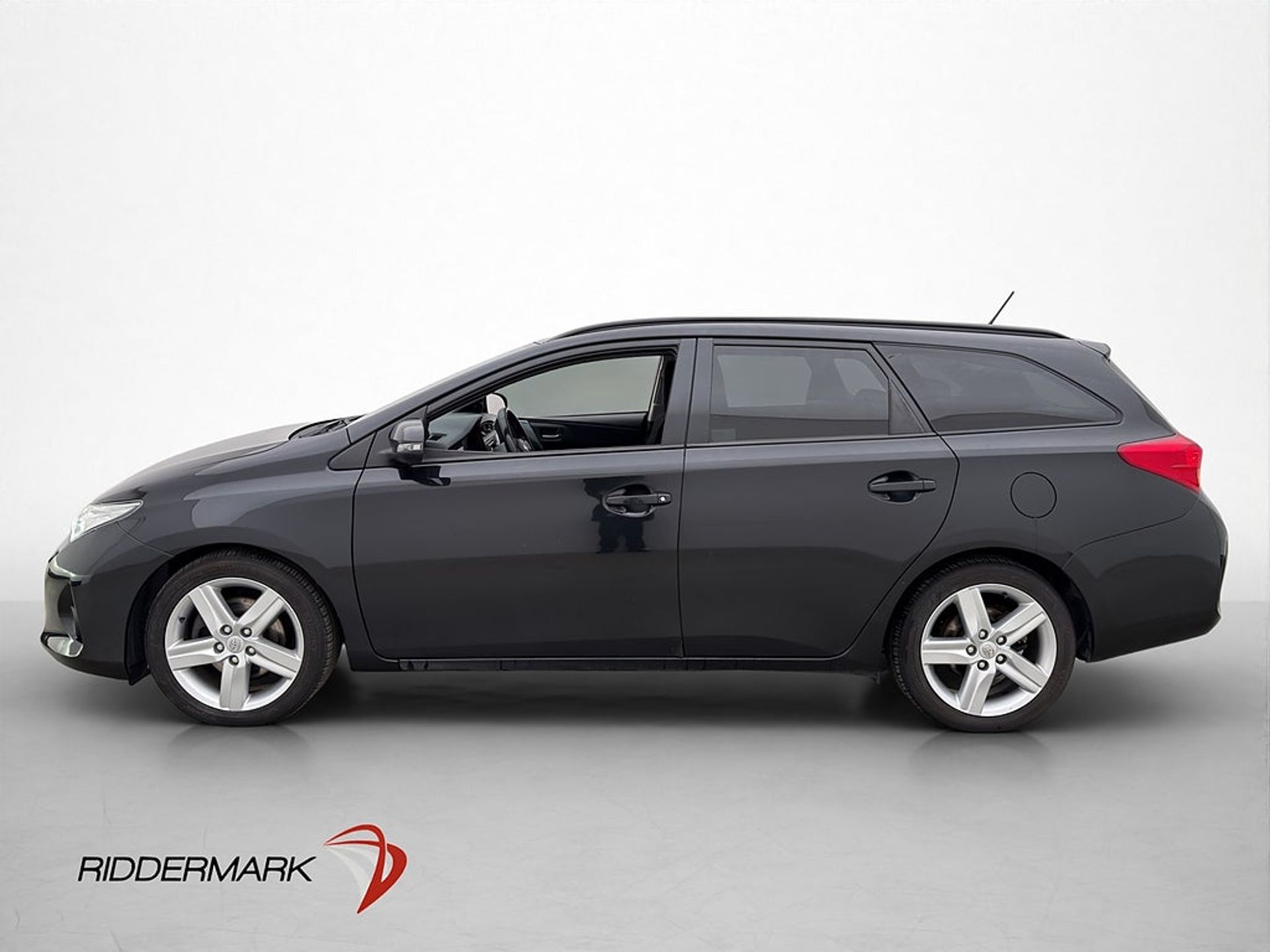 Toyota Auris 2014, kuva 5/30