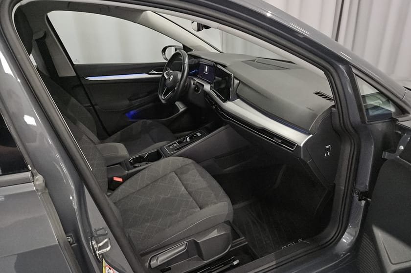 Bild 5 av Volkswagen Golf 1.0 eTSI 110HK Aut Drag