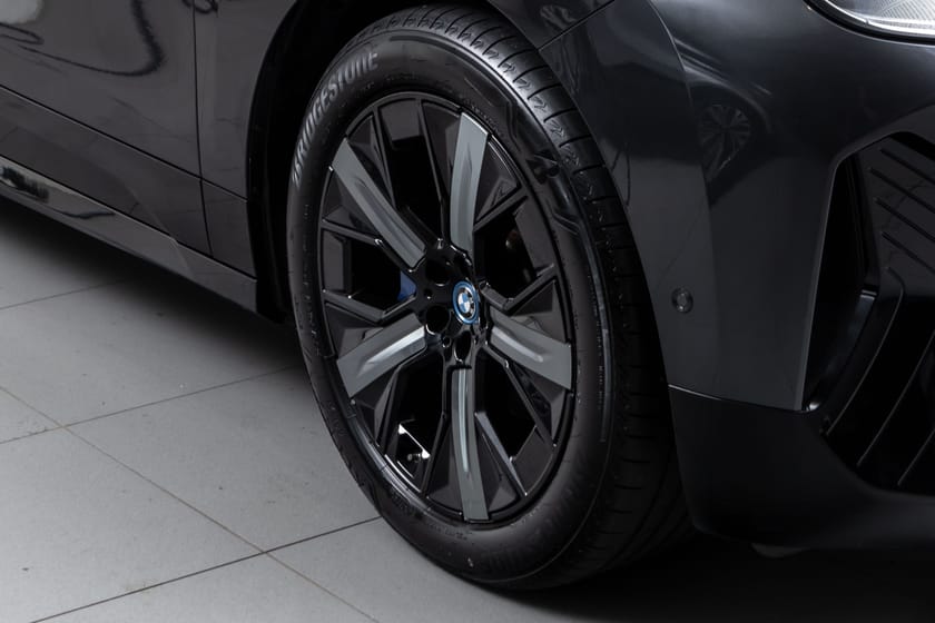 Bilde 3 av BMW iX xDrive40 Sportspakke-Glasstak-Krok-Harman/Kardon