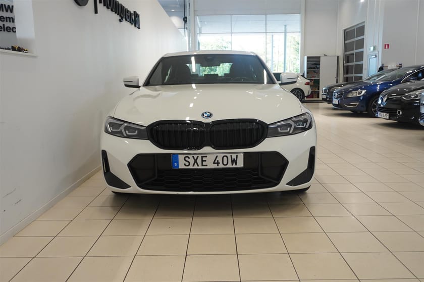 Bild 4 av BMW 330e xDrive Sedan X Drive M-Sport 292hk