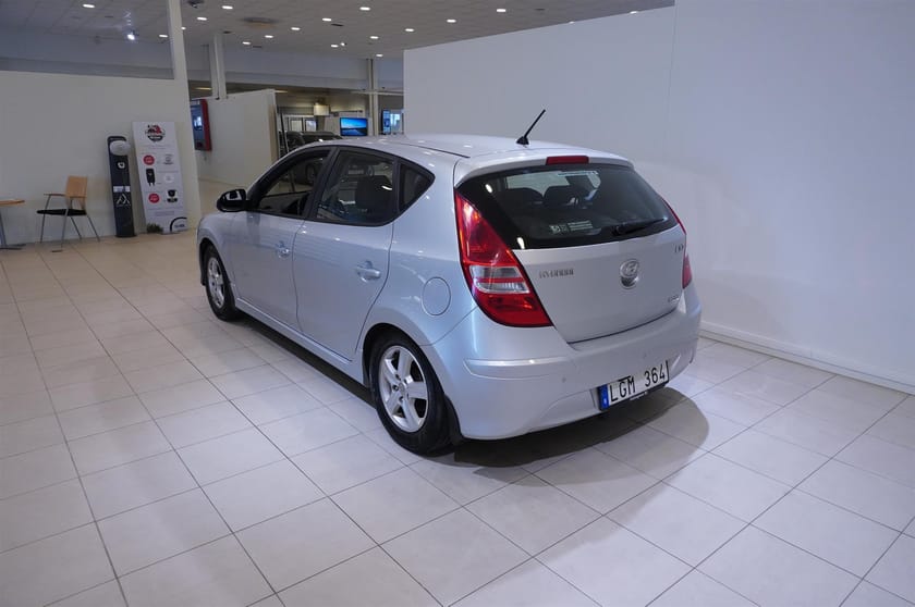 Bild 5 av Hyundai i30 5d 1.6 CRDi 116hk Business Dragkrok
