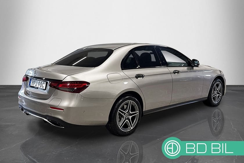 Bild 4 av Mercedes-Benz E 300 e 4MATIC AMG SE PREMIUM WIDESCREEN 360 KAMERA DRAGKROK