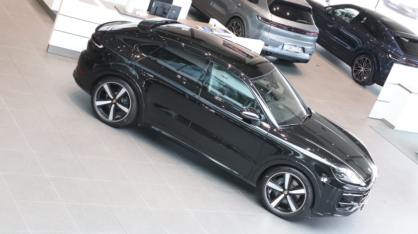 Bild 5 av Porsche Cayenne E-Hybrid Coupé 470hk Sportavgassystem/Carbon interiörpaket