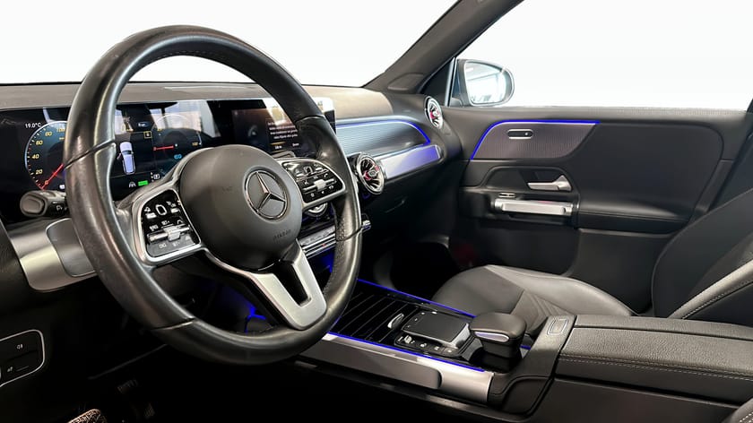 Bild 4 av Mercedes-Benz EQB 300 4MATIC 4 MATIC 228hk  Cockpit GPS Keyless