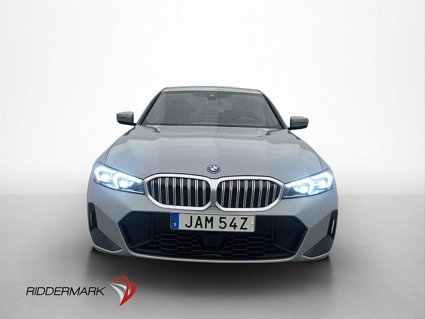 Bild 2 av BMW 330e xDrive Sedan M Sport Wide Kamera HiFi Ambient CarPlay GPS