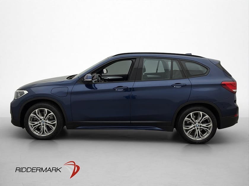 Bild 4 av BMW X1 xDrive25e 220hk Sport line Pano H/K Kamera HUD Drag