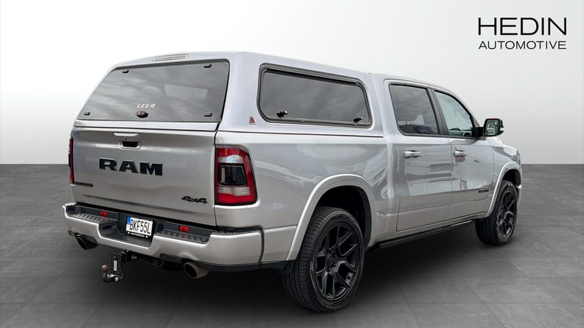 Bild 2 av RAM 1500 Crew Cab 4x4 Lamie Night Edition / Kåpa