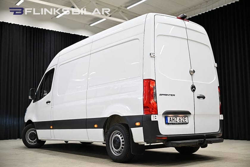 Bild 4 av Mercedes-Benz Sprinter 211 CDI FWD Panel Van 9G 114HK Servicebil|Inredd|Drag|Värmare|EnÄgare