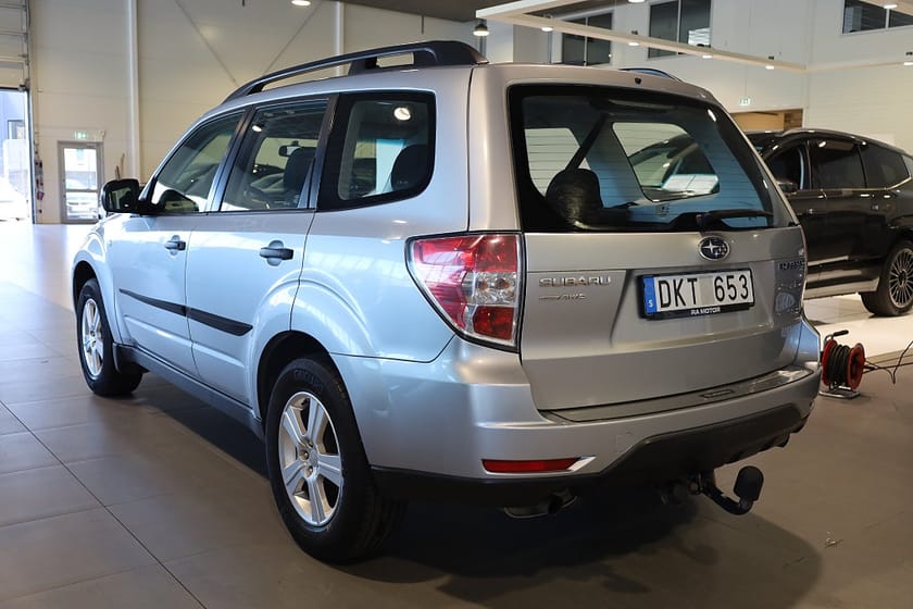Bild 5 av Subaru Forester 2.0 X 4WD AUT Drag M-Värme Blåtand Nybesiktigad