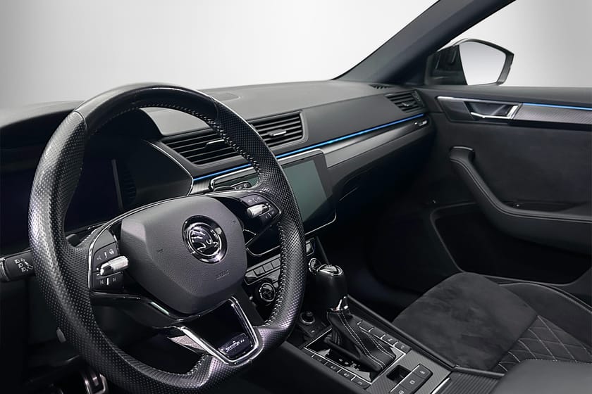 Bild 4 av Škoda Superb iV Kombi 1,4 TSI DSG PHEV SPORTLINE DRAGKROK