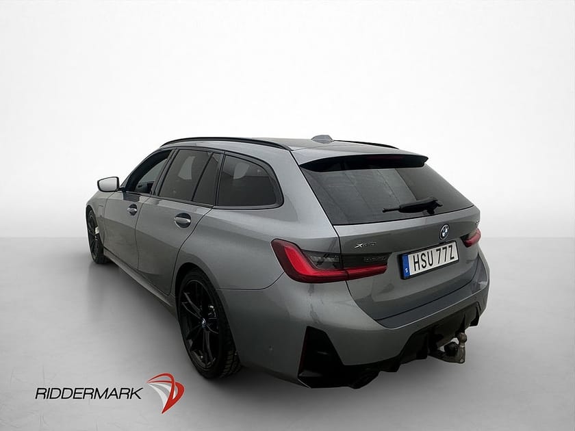 Bild 4 av BMW 330e xDrive Touring M-Sport Innovation Pano Wide H/K HUD CarPlay