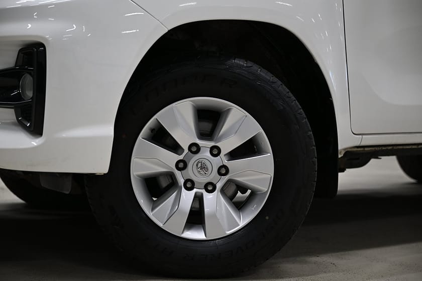 Bild 3 av Toyota Hilux Extra Cab 2.4 AWD 150HK Servicebil|V-Inredd|Kåpa|Leasbar|SeUtr!!!