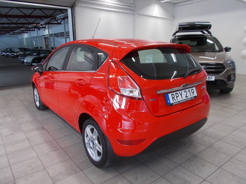 Bild 4 av Ford Fiesta Titanium 1.0 80hk Kamremsbytt/LågSkatt/S&Vhjul