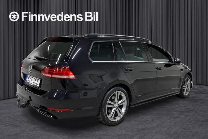 Bild 3 av Volkswagen Golf Sportscombi R-line 1.5 TSI 150hk *V-hjul/Drag/B-kamera*
