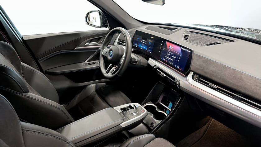 Bild 3 av BMW iX1 xDrive30 M Sport H/K Drag