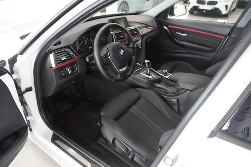 Bild 2 av BMW 320d xDrive Touring Sportline Automat