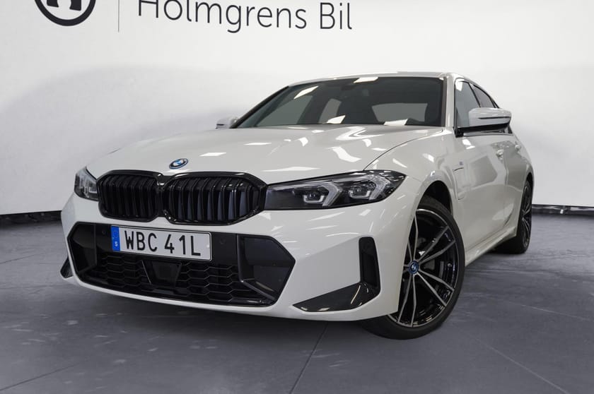 Bild 1 av BMW 330e xDrive Sedan M-Sport Navi Elstol Adaptiv F Harman Kardon 19