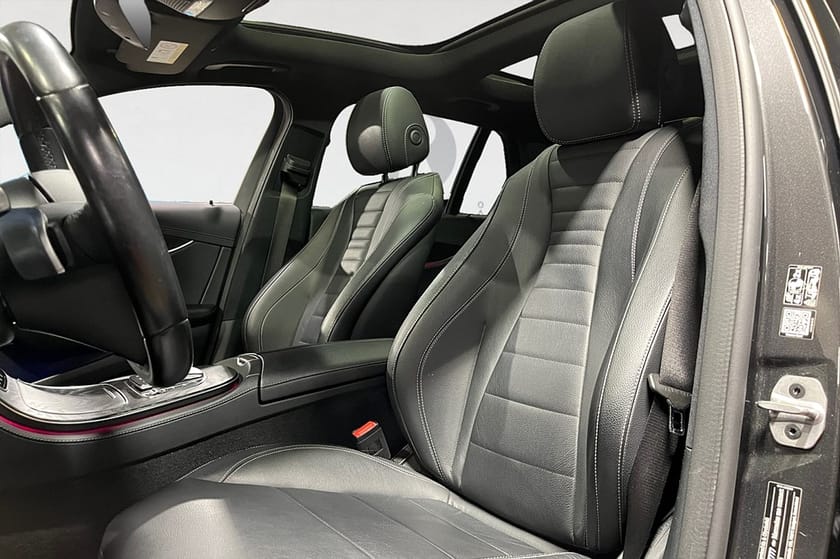 Bild 3 av Mercedes-Benz E 220 d 4MATIC All-Terrain 200 HK AUT 4M DRAG D-VÄRM 360° BURMEISTER