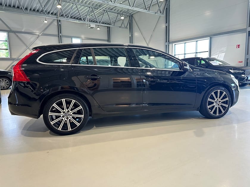 Bild 4 av Volvo V60 D6 Twin Engine AWD Classic,Summum/ Drag / Taklucka /VOC