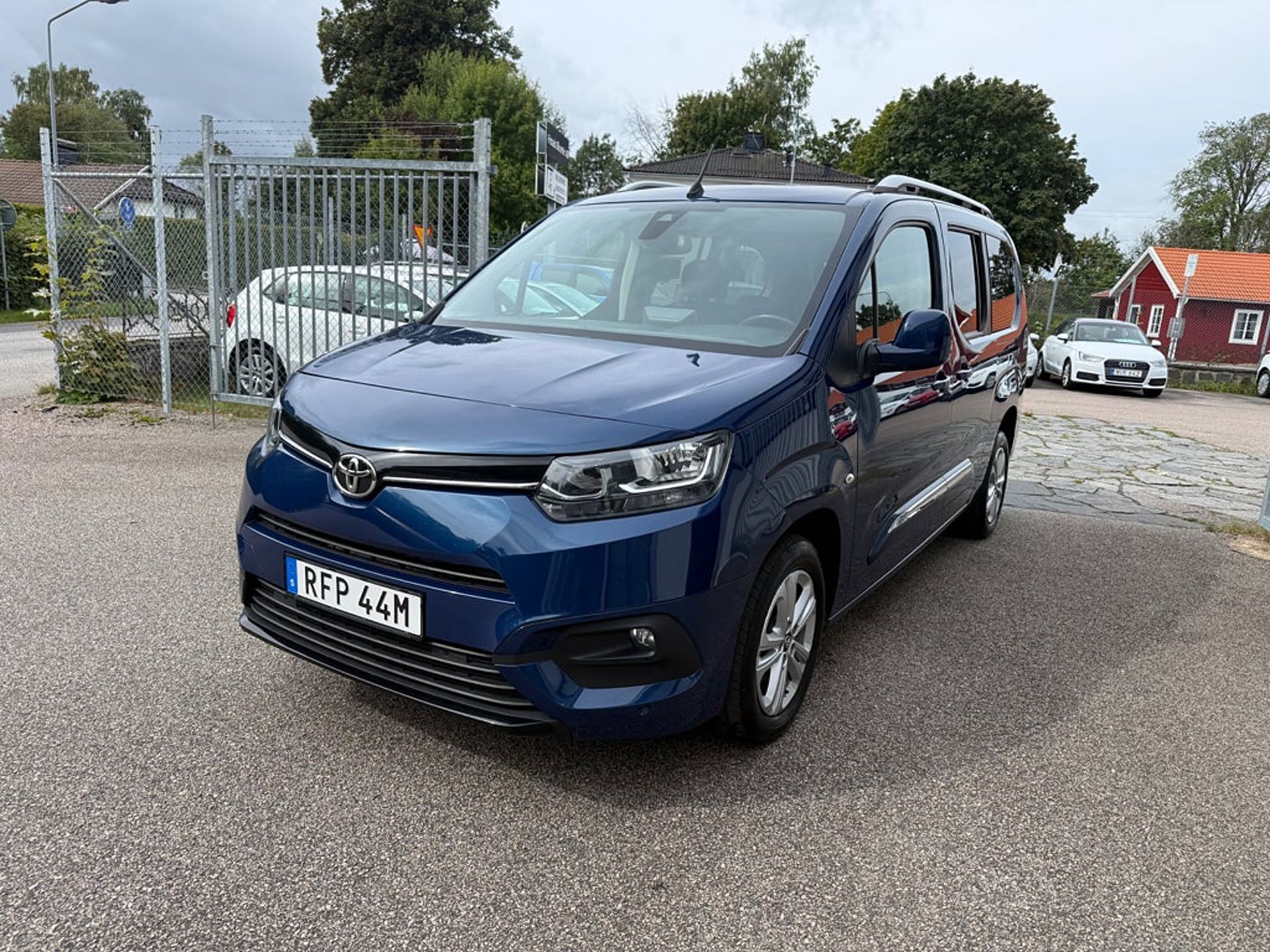 Toyota Proace City Verso 2020, kuva 2/10